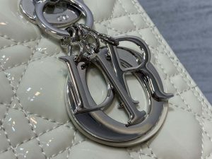 dior m0565 medium lady dior patent cannage calfskin bag white 04 luxibags.ru .jpg