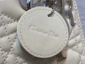 dior m0565 medium lady dior patent cannage calfskin bag white 05 luxibags.ru .jpg