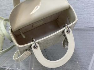 dior m0565 medium lady dior patent cannage calfskin bag white 08 luxibags.ru .jpg