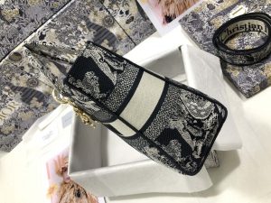 dior m0566 large lady d lite black de jouy embroidery m1053 03 luxibags.ru .jpg