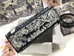 dior m0566 large lady d lite black de jouy embroidery m1053 04 luxibags.ru .jpg