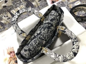 dior m0566 large lady d lite black de jouy embroidery m1053 07 luxibags.ru .jpg