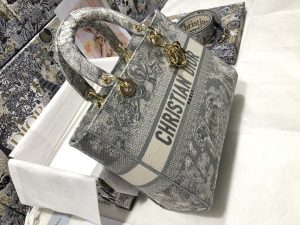 dior m0566 large lady d lite gray de jouy embroidery m1053 05 luxibags.ru .jpg