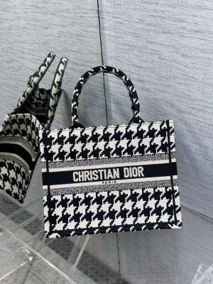 dior m1265 small book tote black and white macro houndstooth embroidery 001 luxibags.ru .jpg