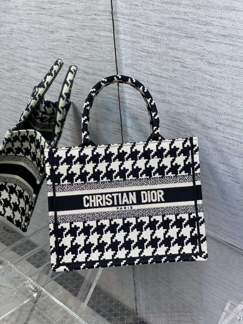 dior m1265 small book tote black and white macro houndstooth embroidery 001 luxibags.ru .jpg