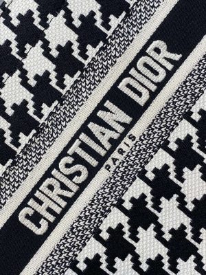 dior m1265 small book tote black and white macro houndstooth embroidery 002 luxibags.ru .jpg