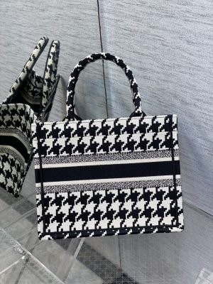 dior m1265 small book tote black and white macro houndstooth embroidery 004 luxibags.ru .jpg