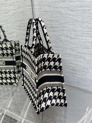 dior m1265 small book tote black and white macro houndstooth embroidery 006 luxibags.ru .jpg