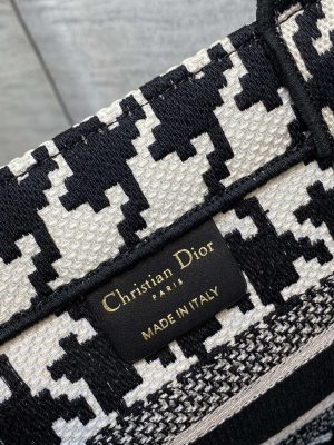 dior m1265 small book tote black and white macro houndstooth embroidery 009 luxibags.ru .jpg