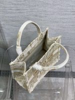 dior m1265 small book tote black biege dior petites fleurs embroidery m9626 008 luxibags.ru .jpg dior m1265 small book tote black biege dior petites fleurs embroidery m9626 008 luxibags.ru .jpg