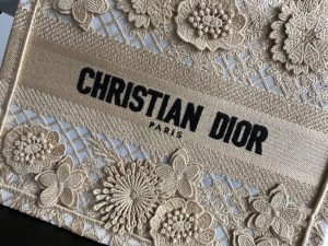 dior m1265 small book tote embroidery with 3d macrame effect m9621 002 luxibags.ru .jpg