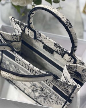 dior m1265 small book tote latte and black toile de jouy zodiac embroidery m9615 009 luxibags.ru .jpg