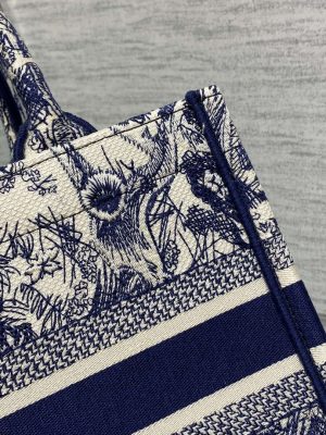 dior m1265 small book tote toile de jouy sauvage embroidery m9603 005 luxibags.ru .jpg