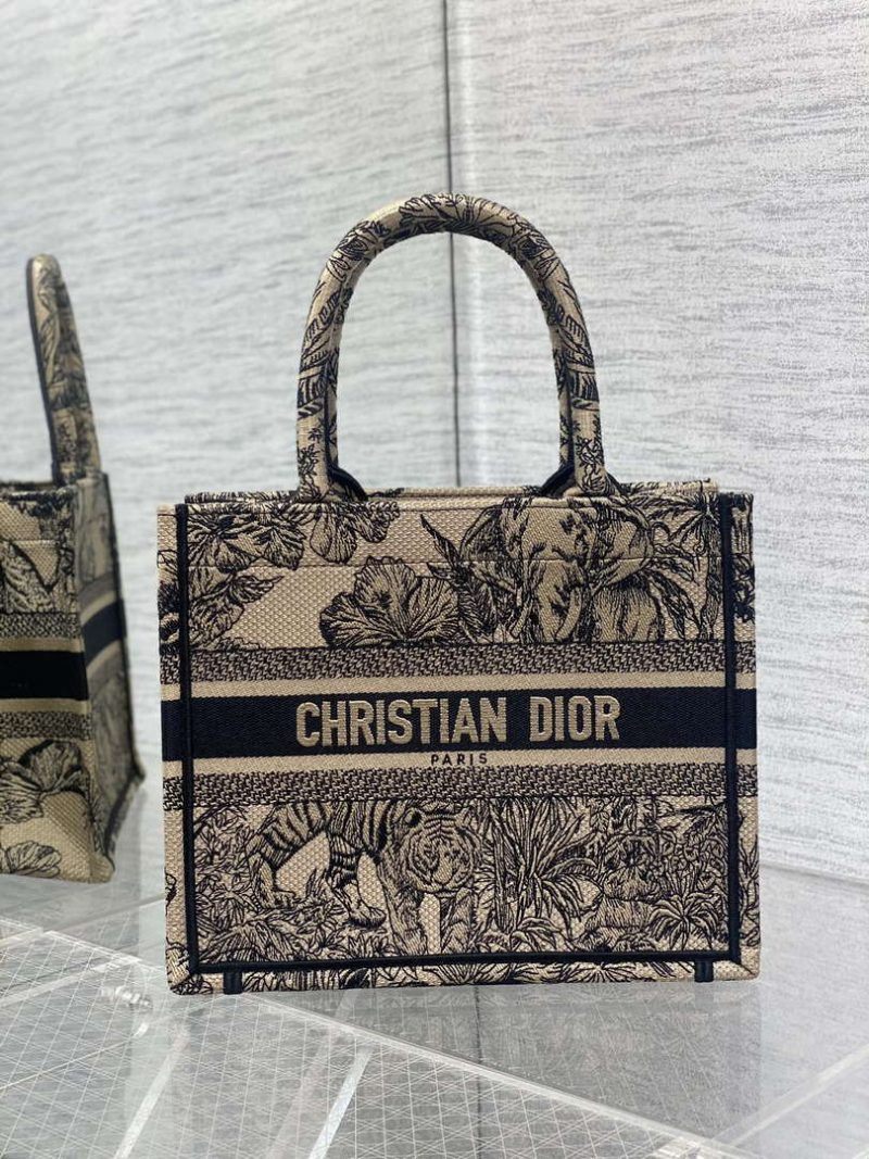 dior m1265 small book tote toile de jouy sauvage embroidery m9607 001 luxibags.ru .jpg