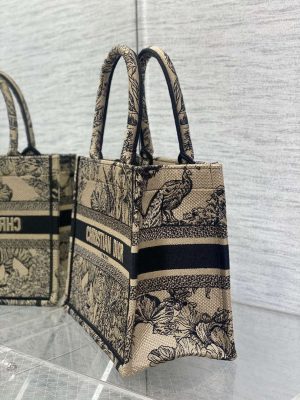 dior m1265 small book tote toile de jouy sauvage embroidery m9607 005 luxibags.ru .jpg