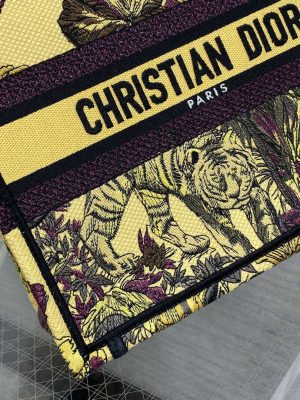 dior m1265 small book tote toile de jouy sauvage embroidery m9611 003 luxibags.ru .jpg