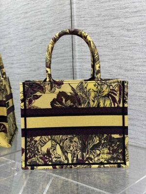 dior m1265 small book tote toile de jouy sauvage embroidery m9611 004 luxibags.ru .jpg