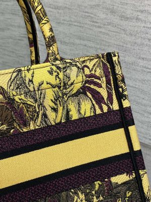 dior m1265 small book tote toile de jouy sauvage embroidery m9611 005 luxibags.ru .jpg