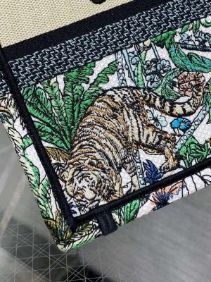 dior m1265 small book tote toile de jouy sauvage embroidery m9613 003 luxibags.ru .jpg