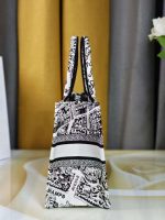 dior m1265 small book tote white and black plan de paris embroidery m9616 004 luxibags.ru .jpg dior m1265 small book tote white and black plan de paris embroidery m9616 004 luxibags.ru .jpg