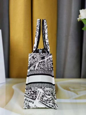 dior m1265 small book tote white and black plan de paris embroidery m9616 004 luxibags.ru .jpg
