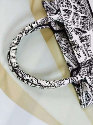 dior m1265 small book tote white and black plan de paris embroidery m9616 007 luxibags.ru .jpg