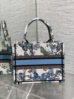 dior m1265 small book tote white and pastel midnight blue toile de jouy mexico embroidery 004 luxibags.ru .jpg dior m1265 small book tote white and pastel midnight blue toile de jouy mexico embroidery 004 luxibags.ru .jpg