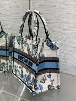 dior m1265 small book tote white and pastel midnight blue toile de jouy mexico embroidery 006 luxibags.ru .jpg dior m1265 small book tote white and pastel midnight blue toile de jouy mexico embroidery 006 luxibags.ru .jpg