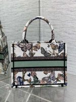 dior m1265 small book tote white and pastel midnight green toile de jouy mexico embroidery 004 luxibags.ru .jpg dior m1265 small book tote white and pastel midnight green toile de jouy mexico embroidery 004 luxibags.ru .jpg