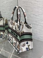 dior m1265 small book tote white and pastel midnight green toile de jouy mexico embroidery 006 luxibags.ru .jpg dior m1265 small book tote white and pastel midnight green toile de jouy mexico embroidery 006 luxibags.ru .jpg