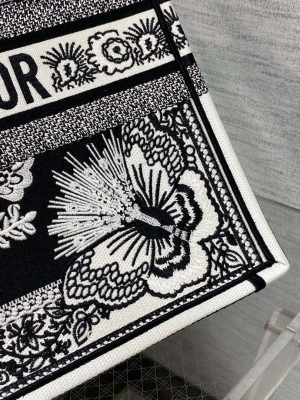 dior m1286 large book tote black and white butterfly bandana embroidery 003 luxibags.ru .jpg