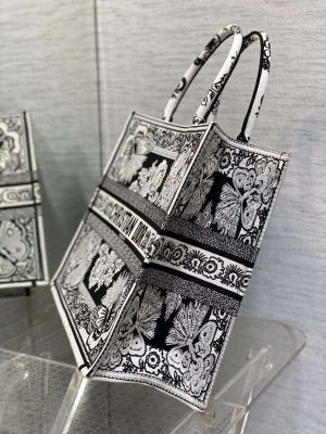 dior m1286 large book tote black and white butterfly bandana embroidery 006 luxibags.ru .jpg