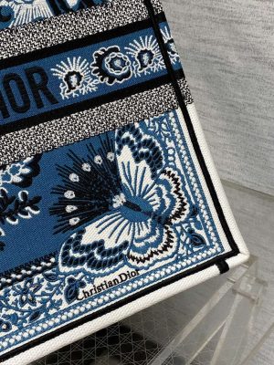 dior m1286 large book tote blue and white butterfly bandana embroidery 003 luxibags.ru .jpg