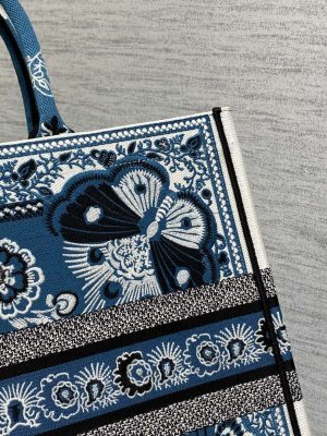 dior m1286 large book tote blue and white butterfly bandana embroidery 005 luxibags.ru .jpg