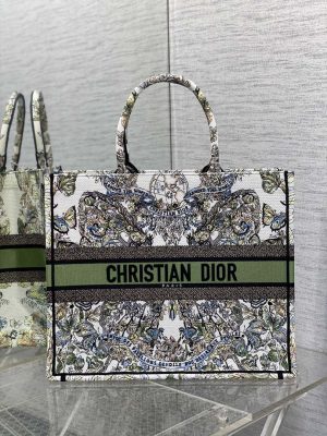 dior m1286 large book tote butterfly bandana embroidery m105 01 luxibags.ru .jpg