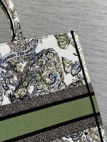 dior m1286 large book tote butterfly bandana embroidery m105 05 luxibags.ru .jpg