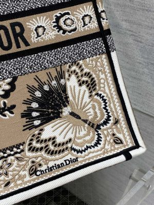 dior m1286 large book tote butterfly bandana embroidery m106 03 luxibags.ru .jpg