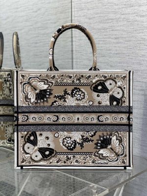 dior m1286 large book tote butterfly bandana embroidery m106 04 luxibags.ru .jpg