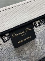 dior m1286 large book tote butterfly bandana embroidery m107 09 luxibags.ru .jpg