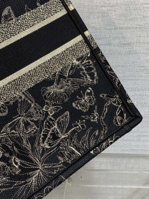 dior m1286 large book tote butterfly bandana embroidery m108 05 luxibags.ru .jpg