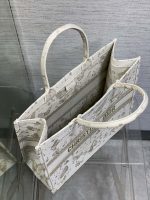 dior m1286 large book tote butterfly bandana embroidery m109 08 luxibags.ru .jpg dior m1286 large book tote butterfly bandana embroidery m109 08 luxibags.ru .jpg