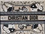 dior m1296 book tote medium beige and white butterfly bandana embroidery m095 004 luxibags.ru .jpg