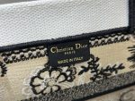 dior m1296 book tote medium beige and white butterfly bandana embroidery m095 009 luxibags.ru .jpg