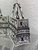 dior m1296 book tote medium black and white butterfly bandana embroidery m093 006 luxibags.ru .jpg