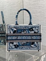dior m1296 book tote medium blue and white butterfly bandana embroidery m093 004 luxibags.ru .jpg