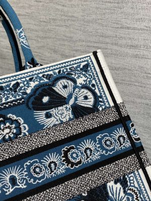 dior m1296 book tote medium blue and white butterfly bandana embroidery m093 005 luxibags.ru .jpg