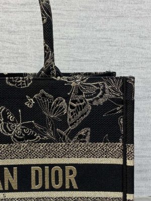 dior m1296 book tote medium blue and white butterfly bandana embroidery m102 03 luxibags.ru .jpg