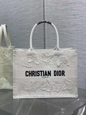 dior m1296 book tote medium blue and white butterfly bandana embroidery m104 01 luxibags.ru .jpg