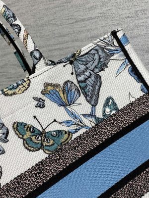 dior m1296 book tote medium white with blue butterfly bandana embroidery m104 05 luxibags.ru .jpg