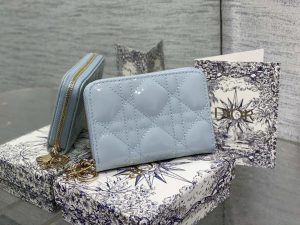 dior s0011 lady dior zipper card holder medium light blue patent leather lambskin 02 luxibags.ru .jpg